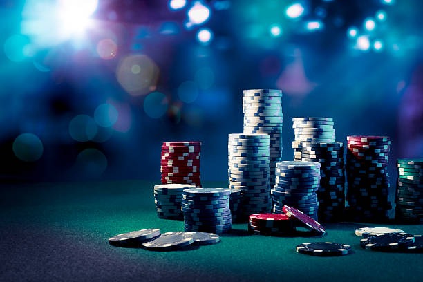 halo 88 live blackjack table with dealer and multi-camera view on mobile phone
